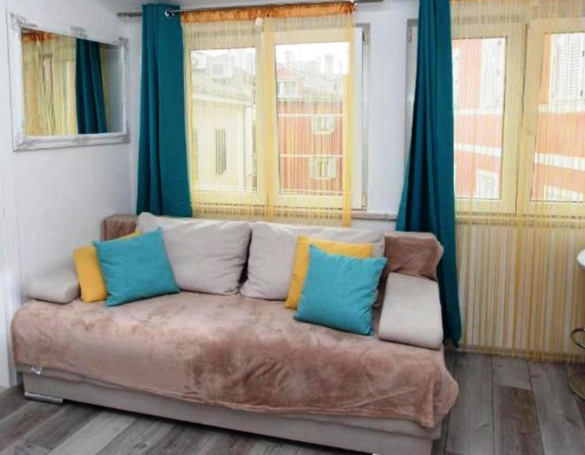 Monte B. Exclusive Apartment Ρόβινι Εξωτερικό φωτογραφία