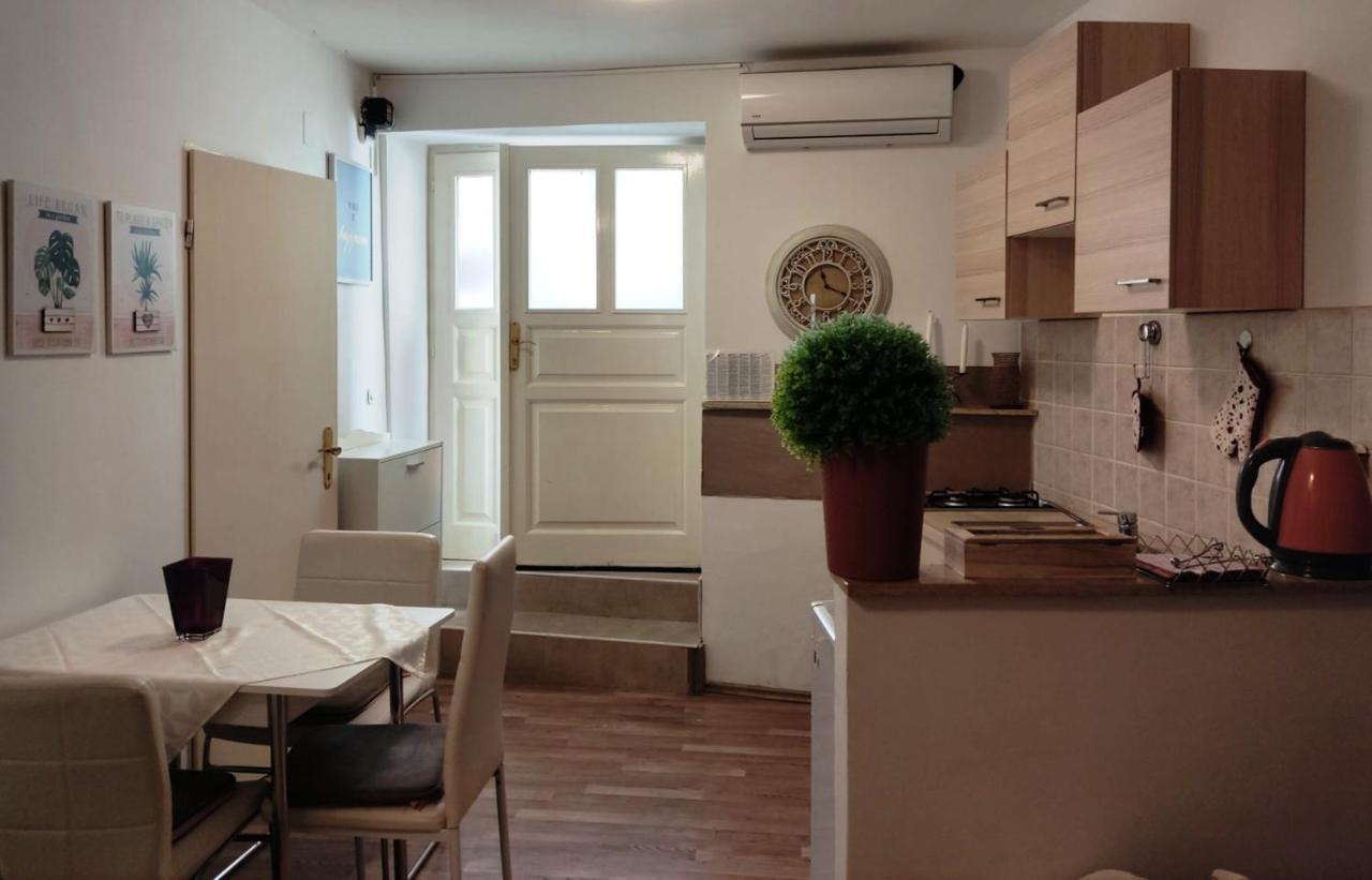 Monte B. Exclusive Apartment Ρόβινι Εξωτερικό φωτογραφία