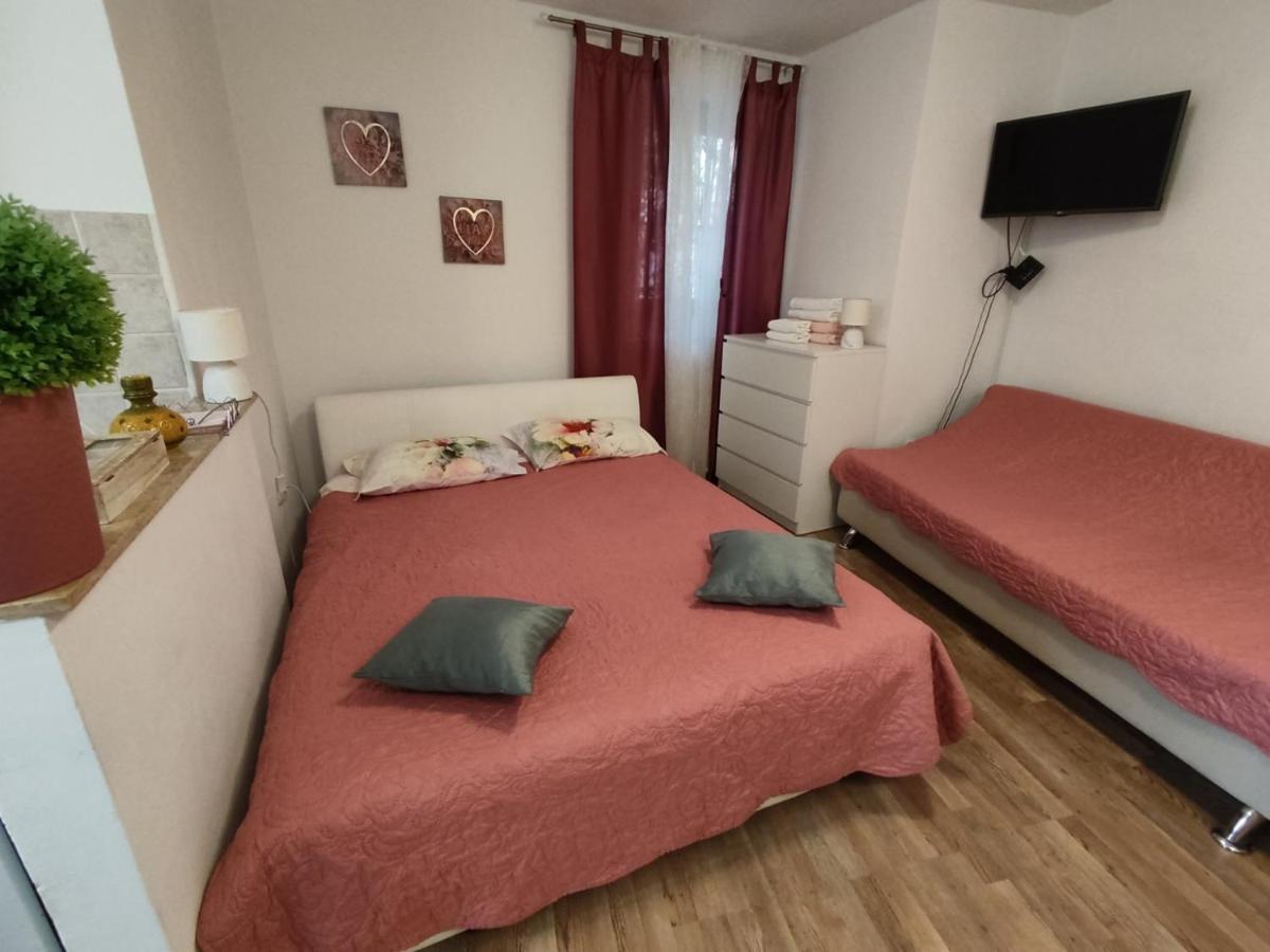 Monte B. Exclusive Apartment Ρόβινι Εξωτερικό φωτογραφία
