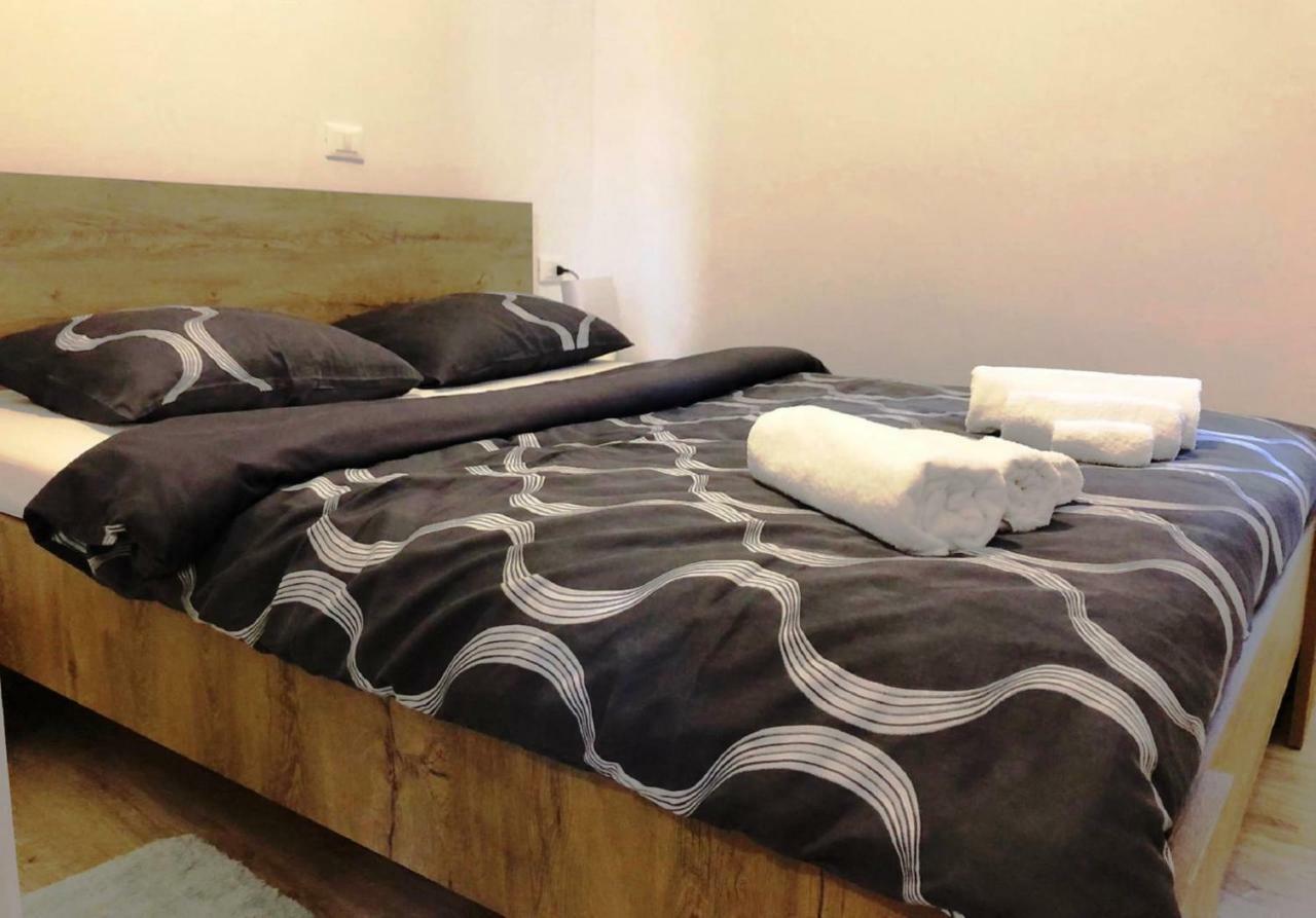 Monte B. Exclusive Apartment Ρόβινι Εξωτερικό φωτογραφία